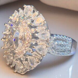 Sparkling Demon's Eye Women's   Luxury Zirconia Ring